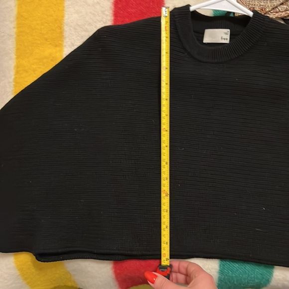 Wilfred Free Aritzia Lolan Cropped Merino Wool Sweater - Picture 9 of 9